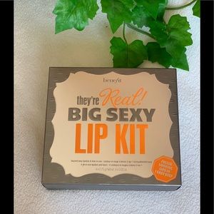 Benefit they’re Real BIG SEXY LIP KIT